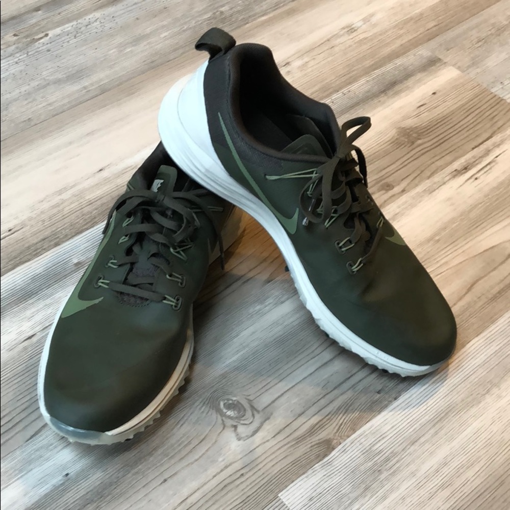 10.5 Nike Green Golf Shoes
